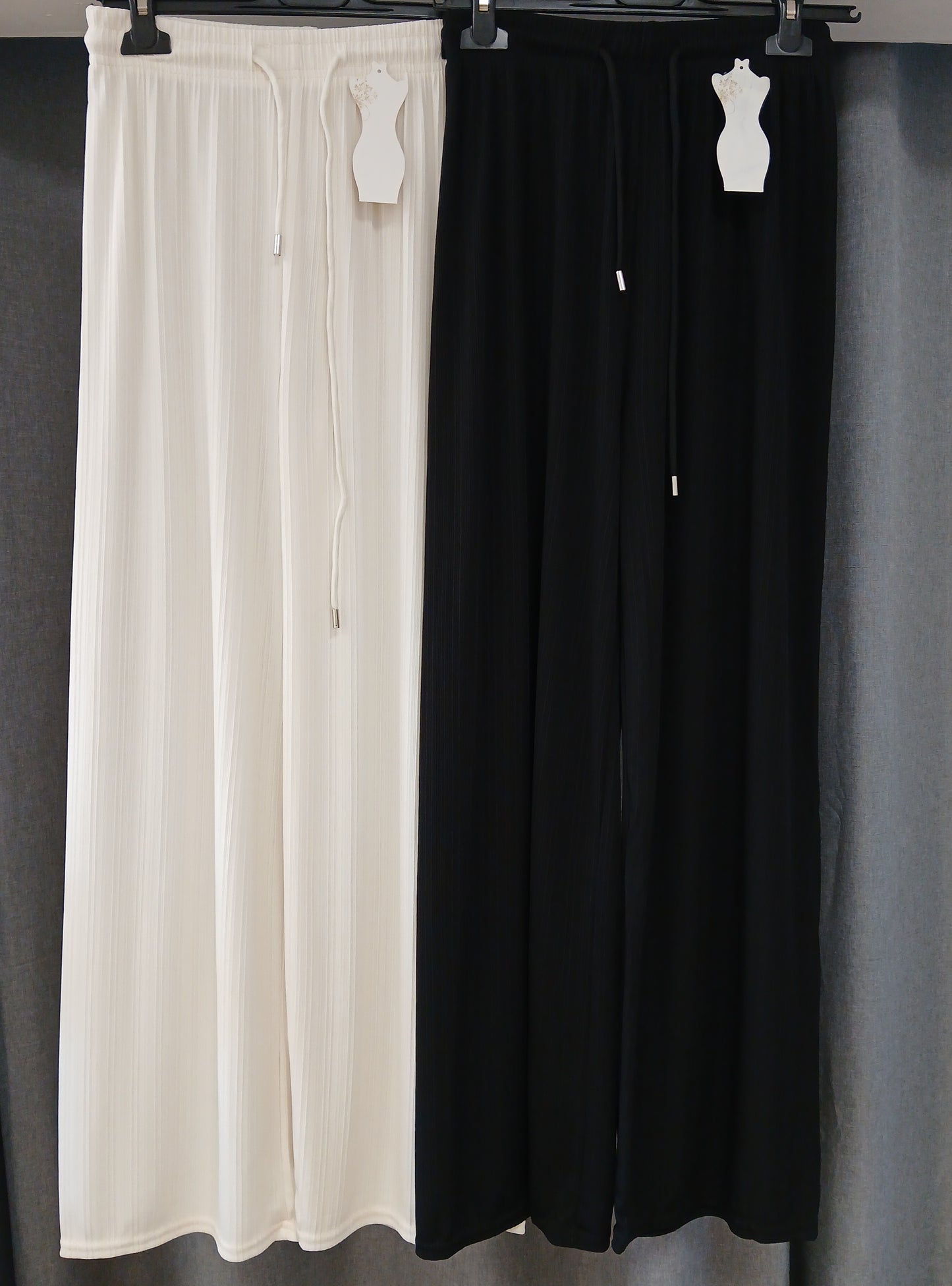 The JUNI - 2 Colours